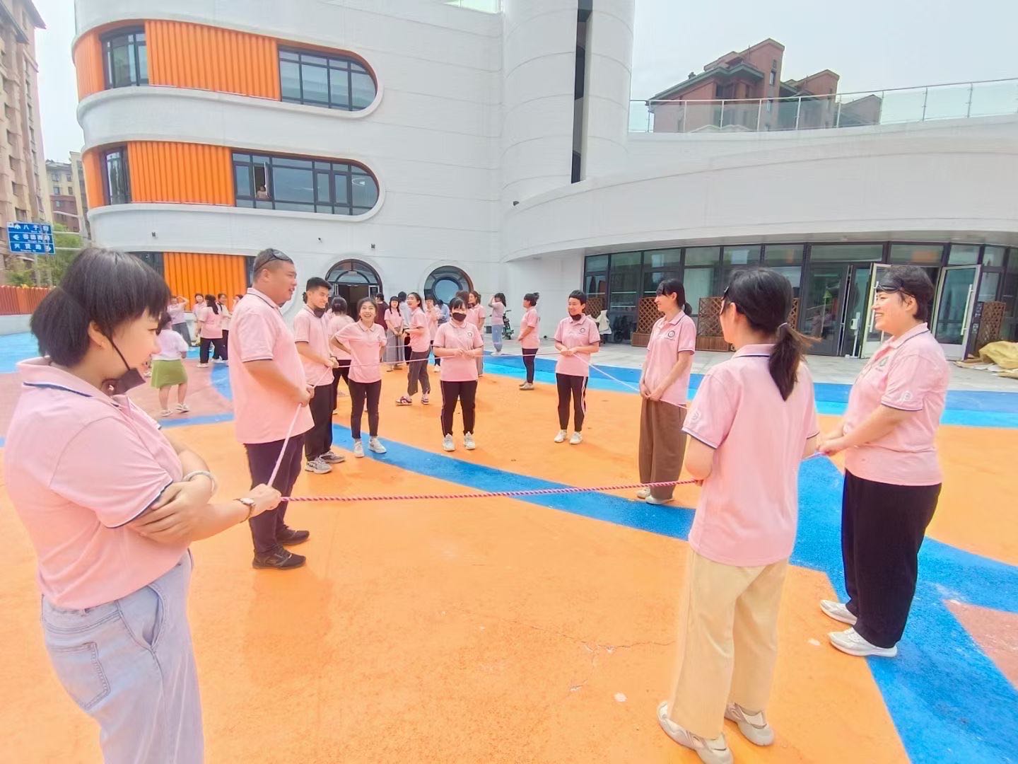 團(tuán)體心理訓(xùn)練3.jpg